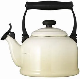 Le Creuset Traditional Kettle